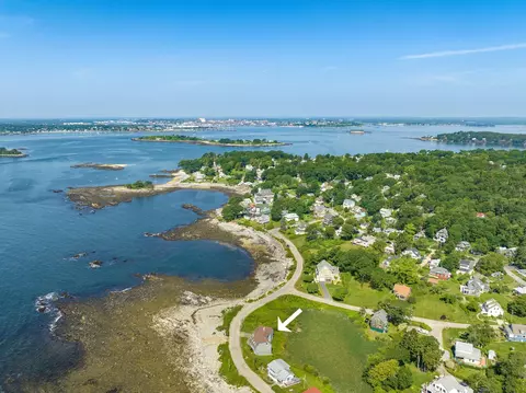 176 Seashore Ave, Portland, ME 04108
