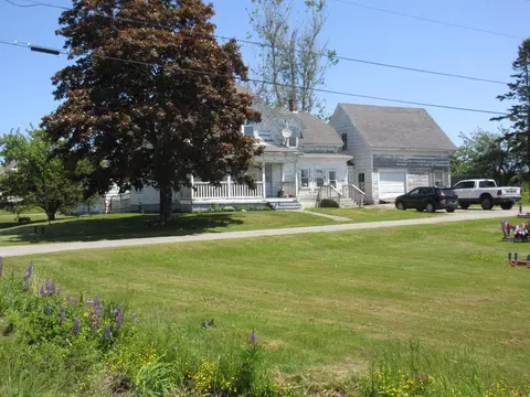 6 Bluenose St, Jonesport, ME 04649
