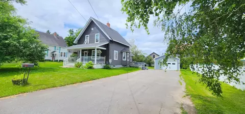 8 Brunswick Ave, Fort Fairfield, ME 04742