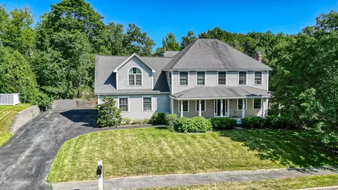 21 Longview Dr, Portland, ME 04103