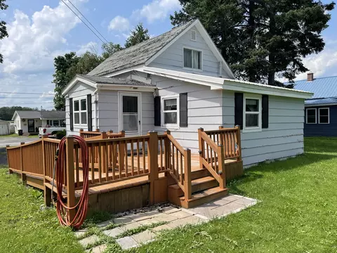 14 Braden St, Presque Isle, ME 04769
