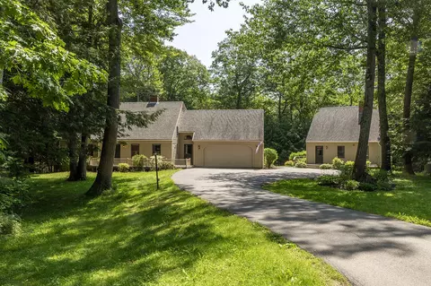 7 Woodcrest Ave, Camden, ME 04843