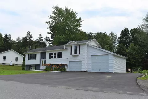 11 Evergreen Dr, Lincoln, ME 04457