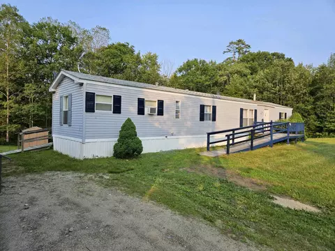 8 Everett Dr, Norway, ME 04268 photo 1