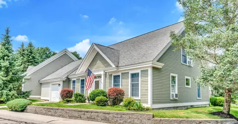 44 Farragut Way #44, Kennebunk, ME 04043