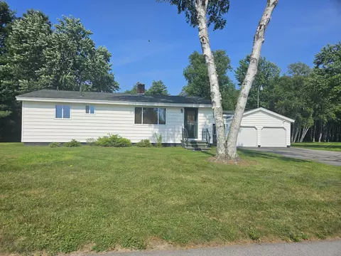 63 Water St, Howland, ME 04448