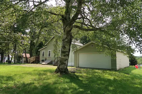 19 Hazzard Ln, Winthrop, ME 04364