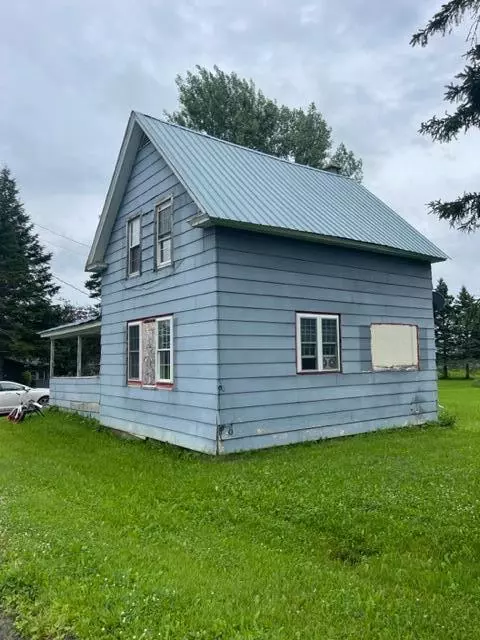 5 Albert St, Eagle Lake, ME 04739