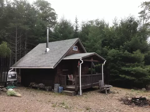 6 Travis Ln, Robbinston, ME 04671