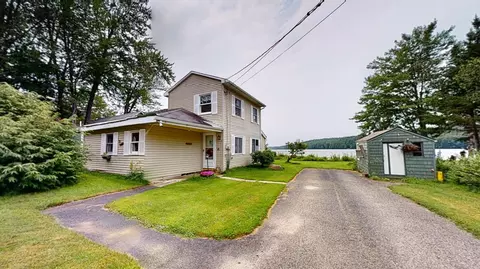 3 Loon Dr, Lewiston, ME 04240