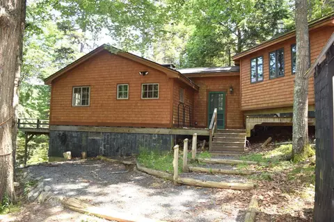 16 Rachels Path, Brooksville, ME 04617
