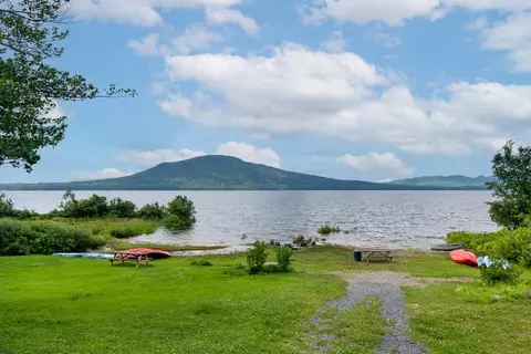 9 Elm St, Jackman, ME 04945