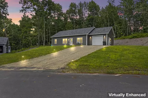 15 Fawn Ln, Lewiston, ME 04240