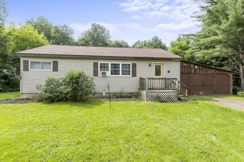 13 Chamberlain St, Skowhegan, ME 04976