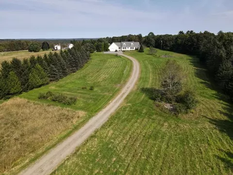835 Lebanon Rd, Winterport, ME 04496