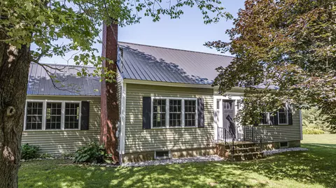 382 Fish St, Turner, ME 04282