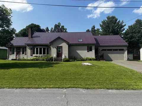 28 Pilgrim Rd, Caribou, ME 04736