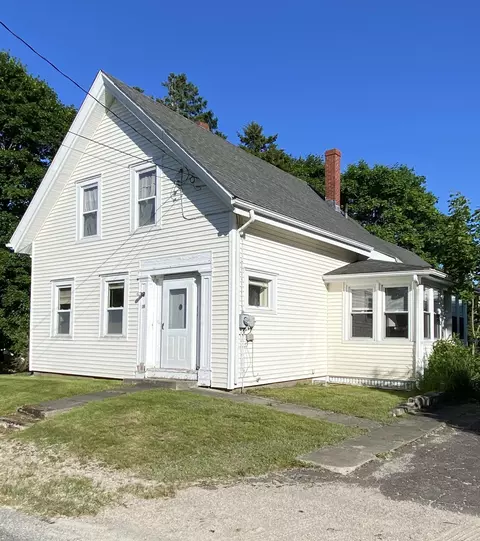 16 High St, Machias, ME 04654
