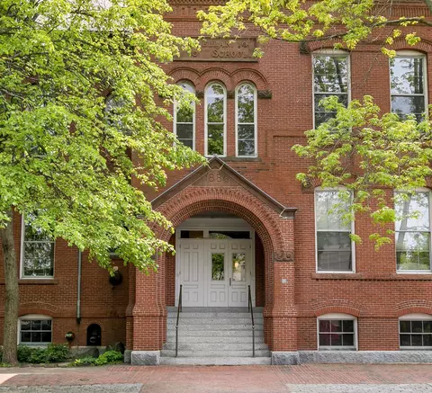 22 Carroll St #4, Portland, ME 04102