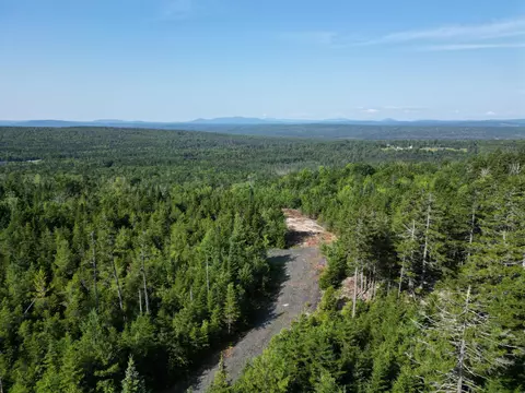 16 Alpine Rdg, Greenville, ME 04441