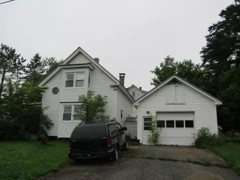 12 Williams St, Island Falls, ME 04747