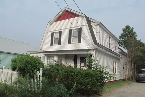 14 Marston St, Norway, ME 04268