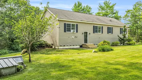 15 Juniper Hill Rd, Boothbay, ME 04537