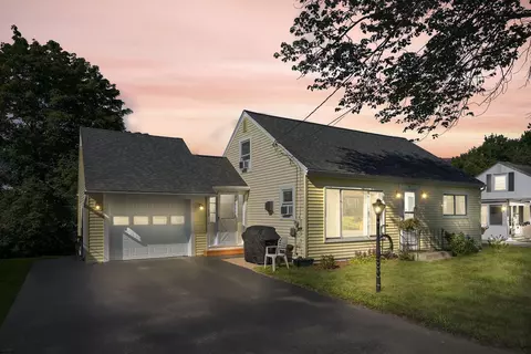 13 Brown St, Lewiston, ME 04240