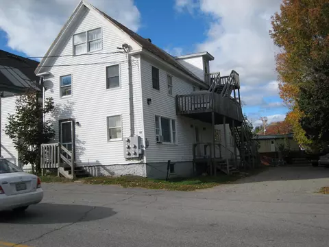 129 Bridge St, Farmington, ME 04938