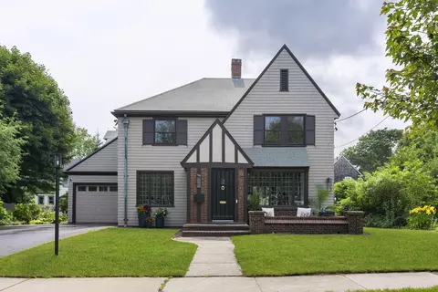 12 Kenwood St, Portland, ME 04102