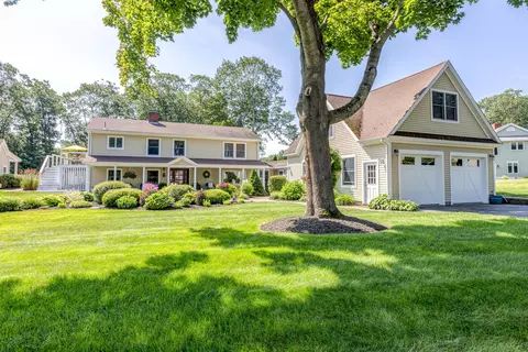 1 Wabun Rd, Cape Elizabeth, ME 04107
