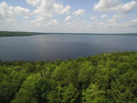 9 Salmon Point Sub Ln, Enfield, ME 04493