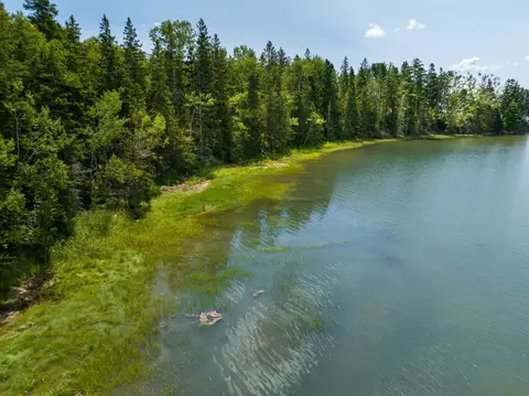 117 Putnam Dr, Harrington, ME 04643