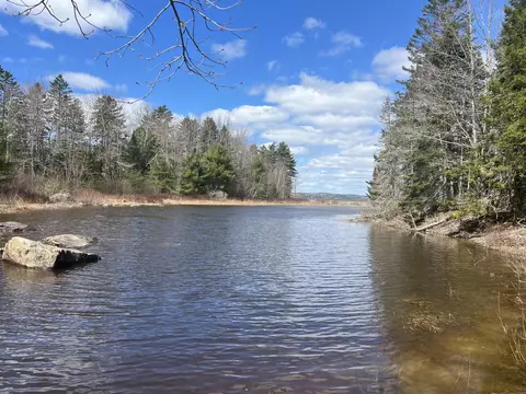 50 Bufford Dr, Waltham, ME 04605