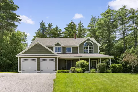 6 Fox Hall Rd, Falmouth, ME 04105