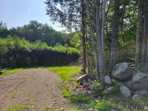 lot Apt 3 North Rd, Mount Vernon, ME 04352