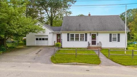 26 Fairview Ct, Auburn, ME 04210