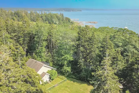 341 Stones Point Rd, Cushing, ME 04563