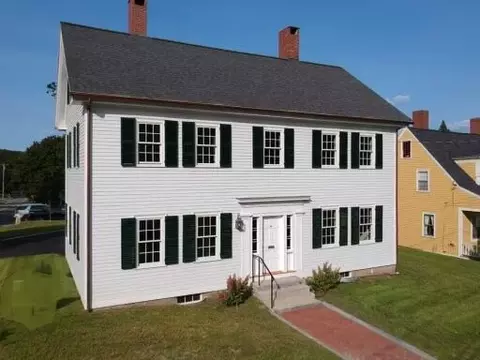 21 Academy St, Hallowell, ME 04347
