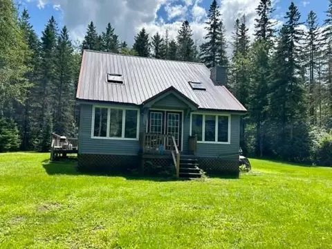 111 Hobbs Rd, Kingfield, ME 04947