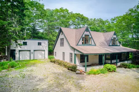 63 Sandy Cove Rd, Boothbay, ME 04537