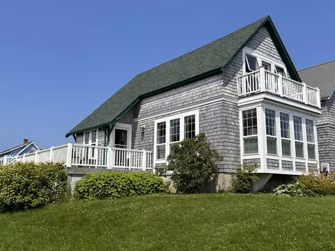 42 Dewey-mowry St, Lubec, ME 04652