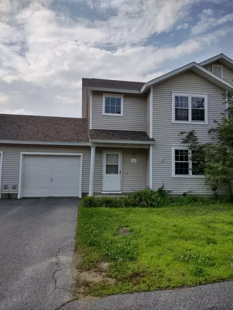 4 Antietam St #4, Brunswick, ME 04011
