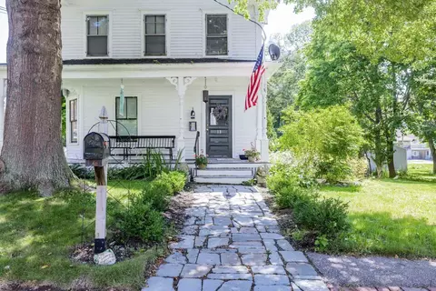 11 Summer St, Wiscasset, ME 04578