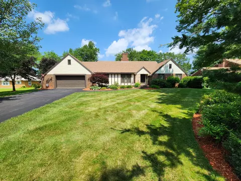 176 Valview Dr, Auburn, ME 04210