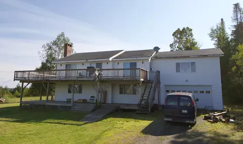 32 Grandview Ave, Rangeley, ME 04970