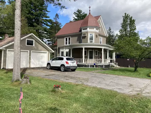 142 North Ave, Skowhegan, ME 04976
