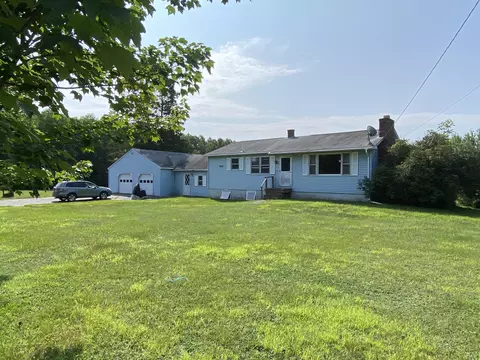 706 York Rd, Hermon, ME 04401