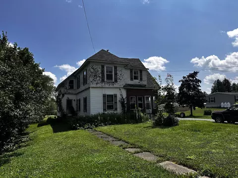 21 Main St, Mars Hill, ME 04758