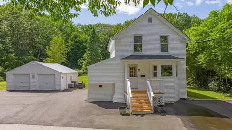 9 Oak St, Winthrop, ME 04364